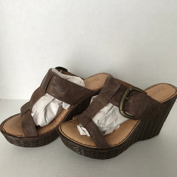 dark brown wedges